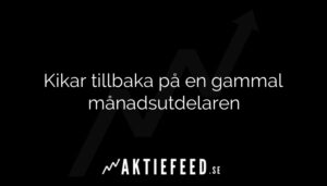 Kikar tillbaka på en gammal månadsutdelaren