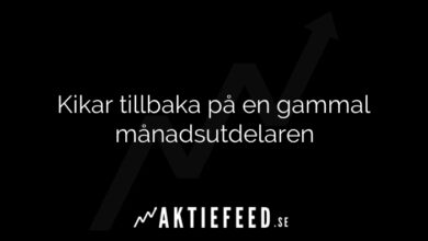 Kikar tillbaka på en gammal månadsutdelaren